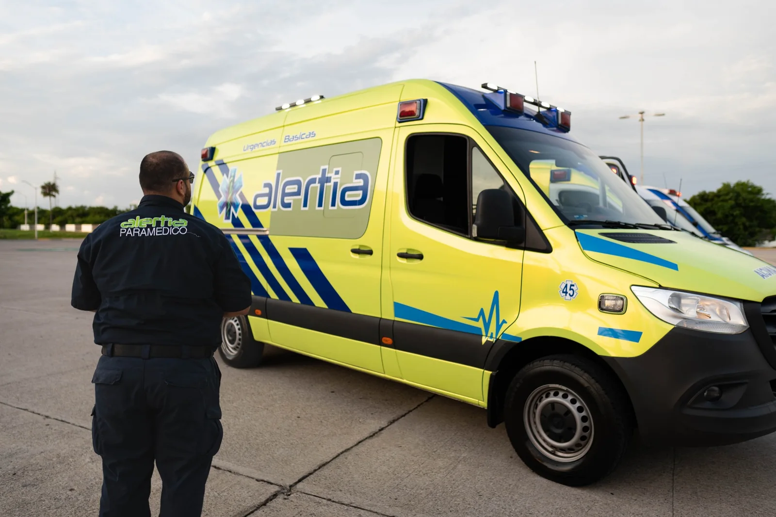 Ambulancia alertia724 preparada para servicios de traslado.